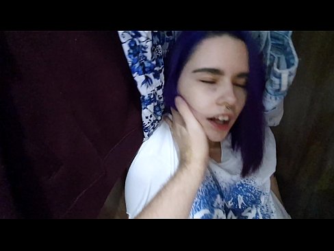 ❤️ Fannt meng Schwëster am Kleederschaf an huet hatt gehollef ❤ Porno bei eis ❌️